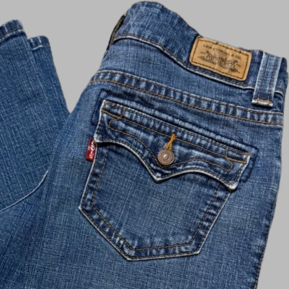 Levi's 515 Nouveau Bootcut Size 6P - Picture 2 of 7